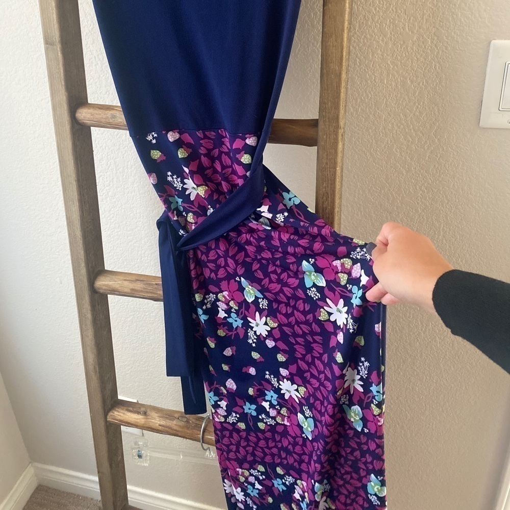 NWT - Moon River Size XS long dress, plunge v neck, with waist tie - Picture 2 of 6